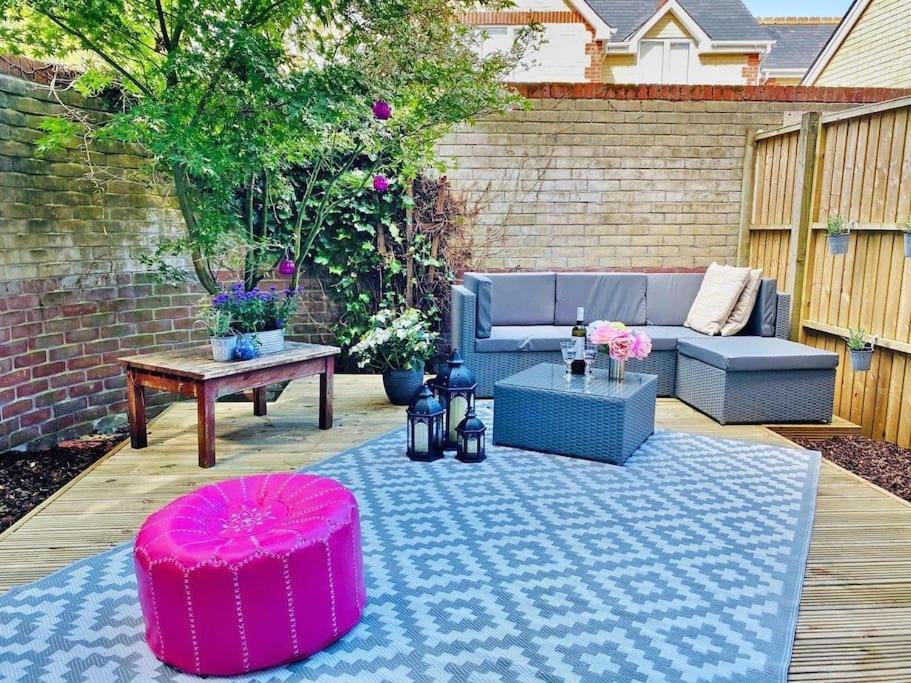 Entire Seaside Luxury Home With On Site Parking! Poole Extérieur photo