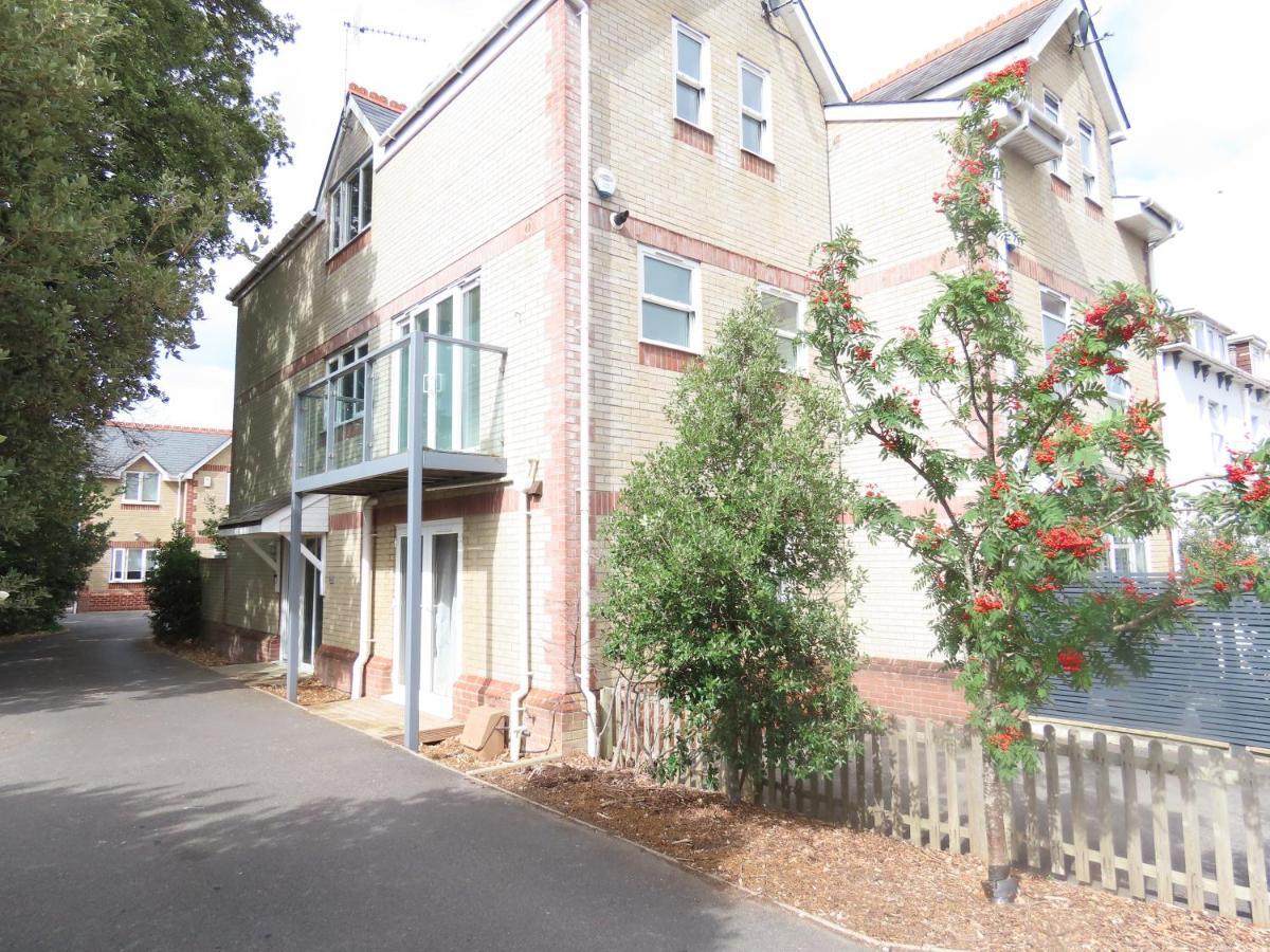 Entire Seaside Luxury Home With On Site Parking! Poole Extérieur photo