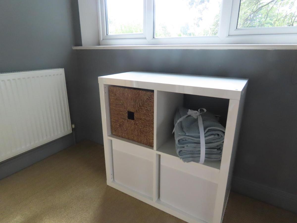 Entire Seaside Luxury Home With On Site Parking! Poole Extérieur photo