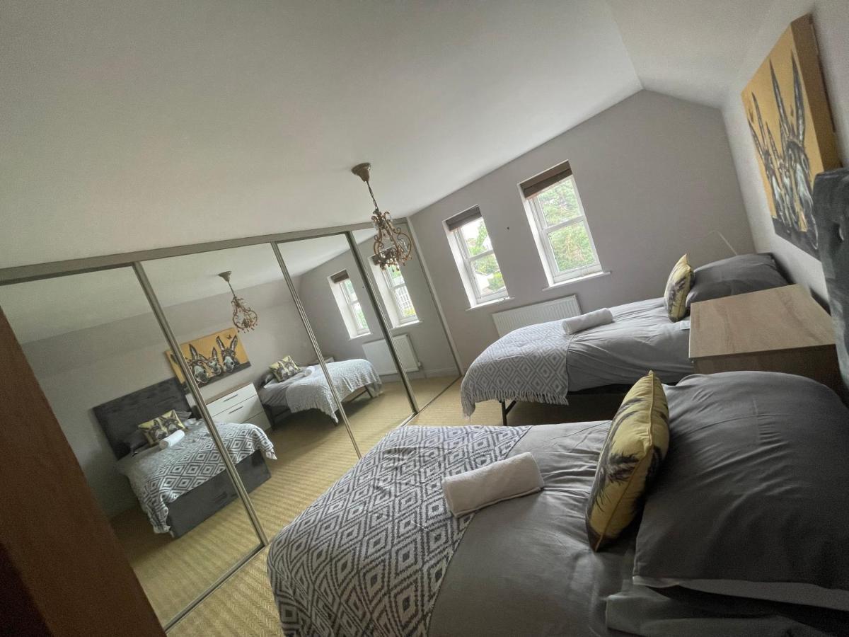 Entire Seaside Luxury Home With On Site Parking! Poole Extérieur photo