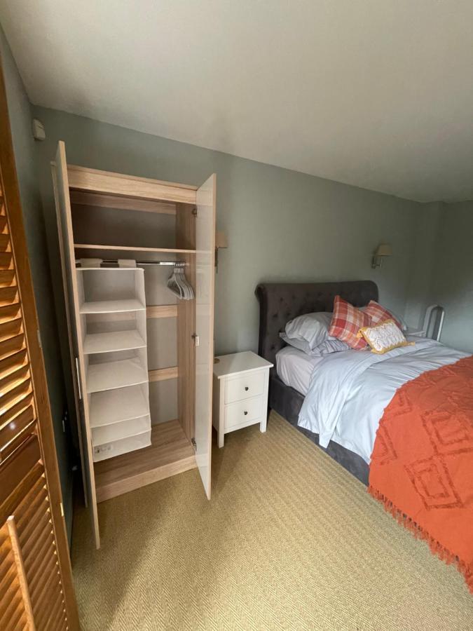 Entire Seaside Luxury Home With On Site Parking! Poole Extérieur photo